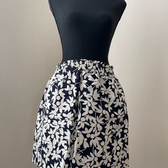 J. Crew Tropical Hawaiian beach floral print pencil skirt lined - Picture 3 of 5